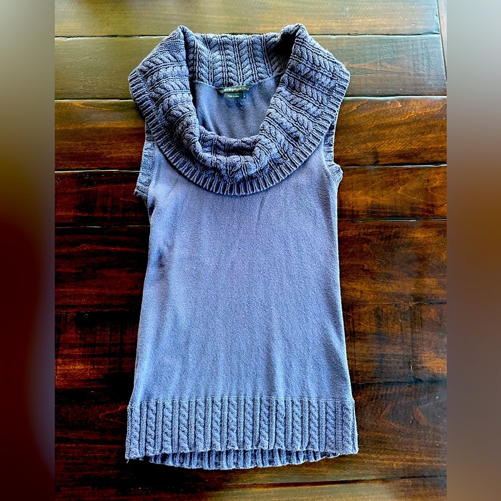 BCBG MAXAZRIA tank sweater with crotchet detail in purple. Size small.